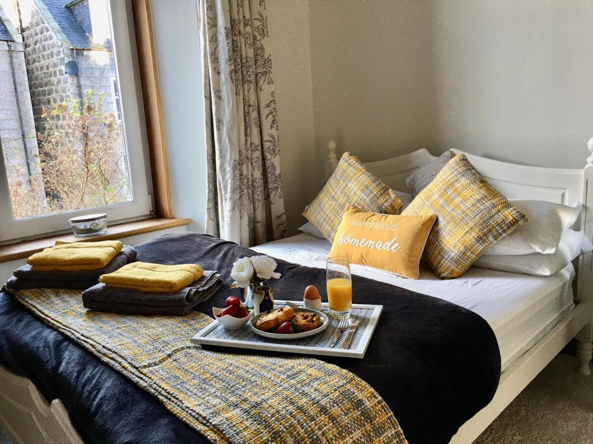 Cosy 2 Bedroom Central Apartment - Free Parking, Free Wifi Aberdeen Dış mekan fotoğraf