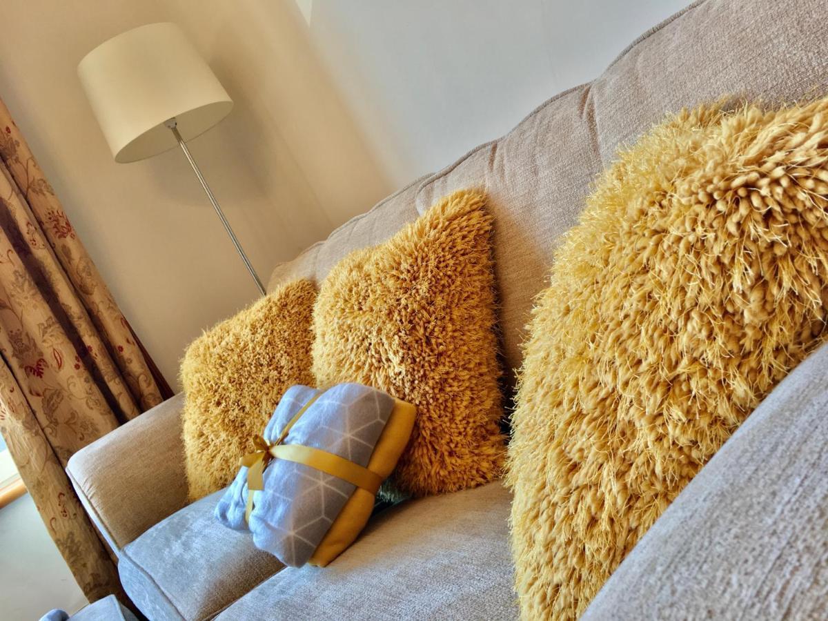 Cosy 2 Bedroom Central Apartment - Free Parking, Free Wifi Aberdeen Dış mekan fotoğraf
