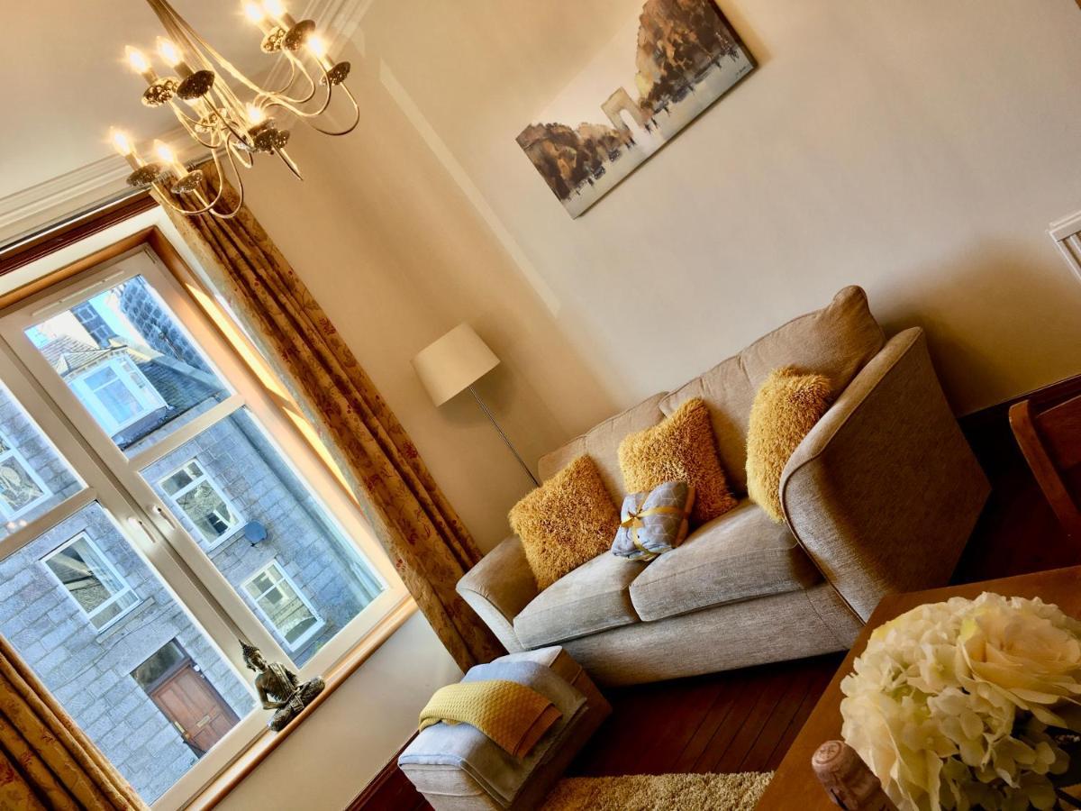 Cosy 2 Bedroom Central Apartment - Free Parking, Free Wifi Aberdeen Dış mekan fotoğraf