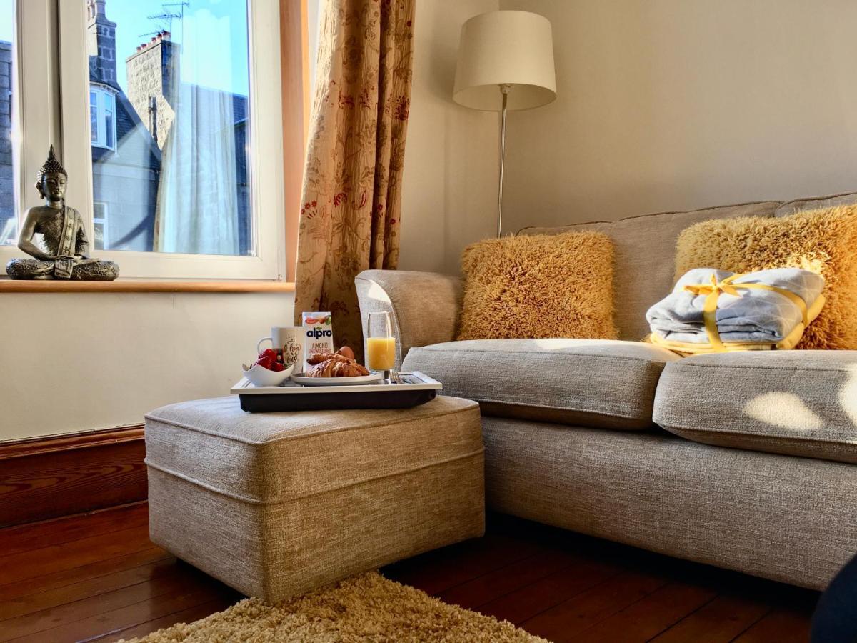 Cosy 2 Bedroom Central Apartment - Free Parking, Free Wifi Aberdeen Dış mekan fotoğraf