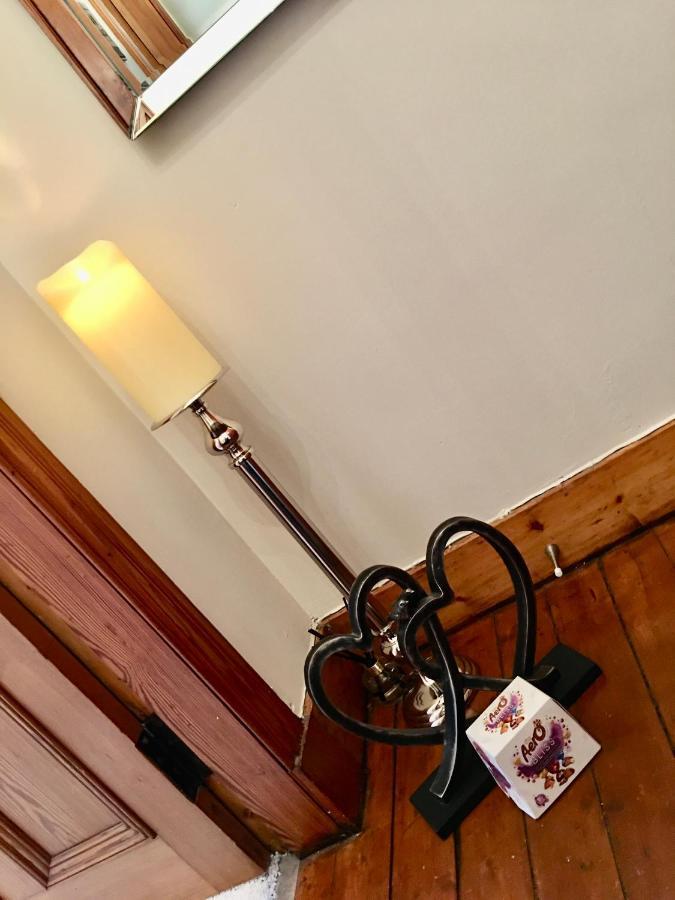 Cosy 2 Bedroom Central Apartment - Free Parking, Free Wifi Aberdeen Dış mekan fotoğraf